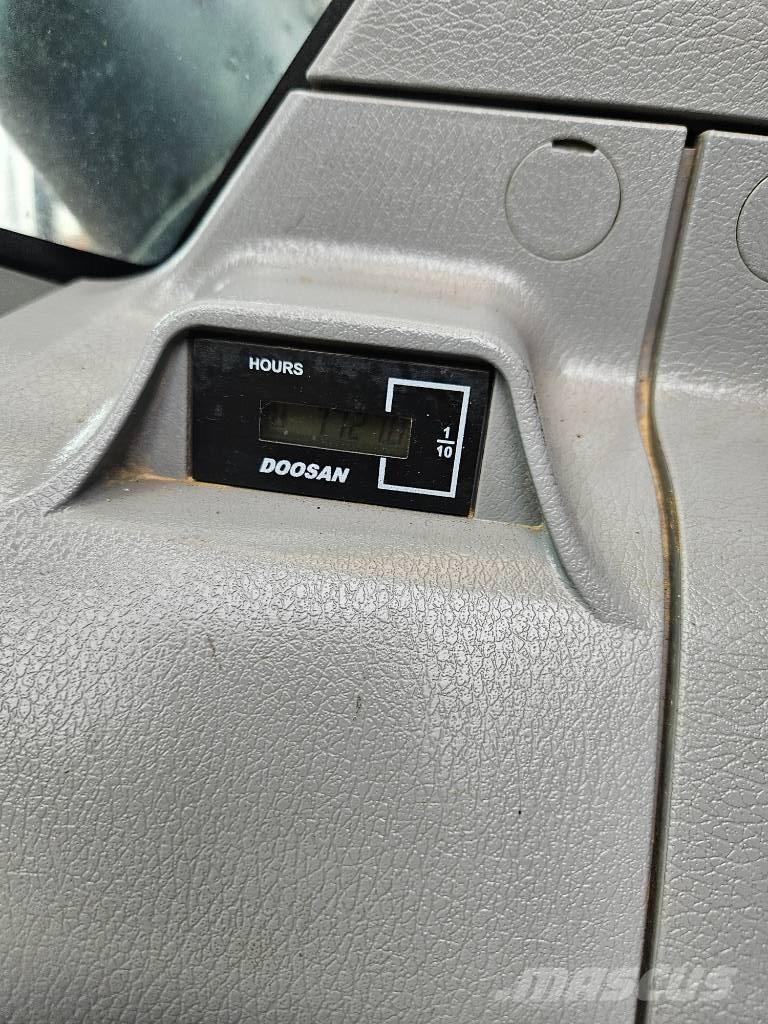 Doosan DX 160 W Bageri na kotačima