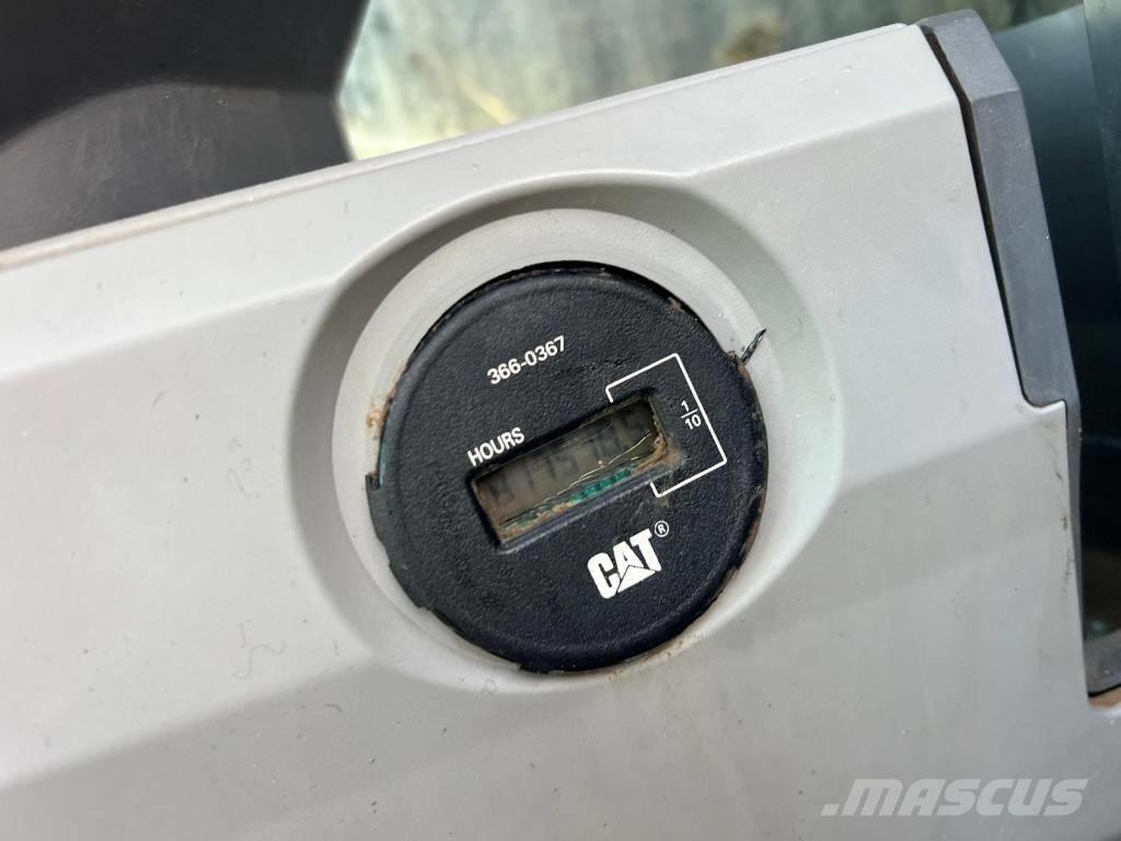 CAT 390 F L Bageri gusjeničari