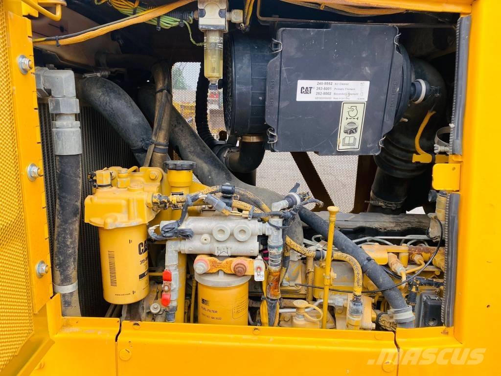 CAT D 6 K LGP Buldožeri gusjeničari