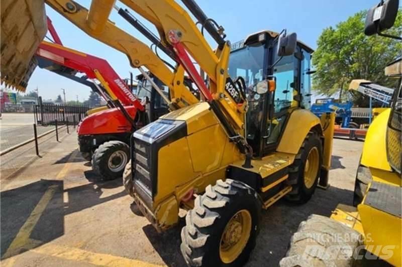 CAT 426F2 TLB Utovarni rovokopači
