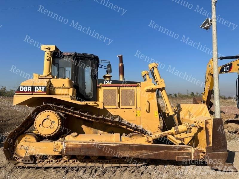 CAT D 8 R Buldožeri gusjeničari