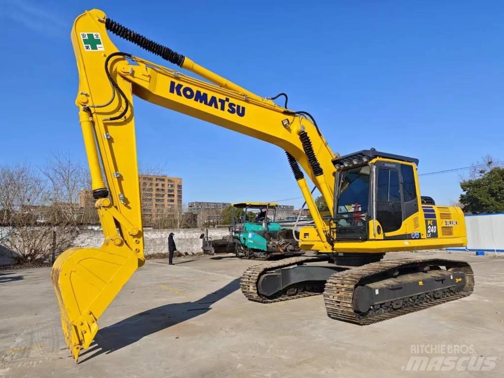 Komatsu PC 240-8 Bageri gusjeničari