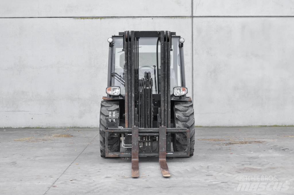 Manitou MC 25-4 D Dizelski viličari