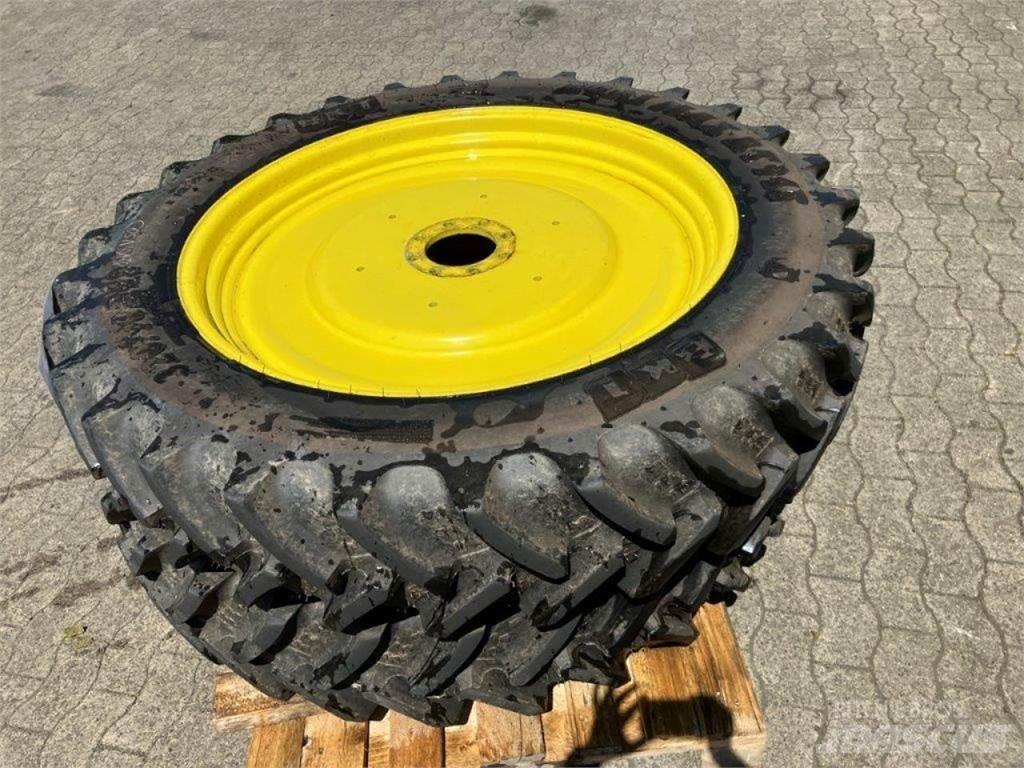 BKT 320/90R42 Gume, kotači i naplatci