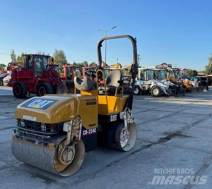 CAT CB 224 E Valjci sa dvojnim bubnjem