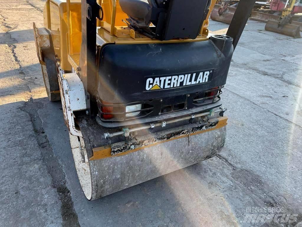 CAT CB 224 E Valjci sa dvojnim bubnjem