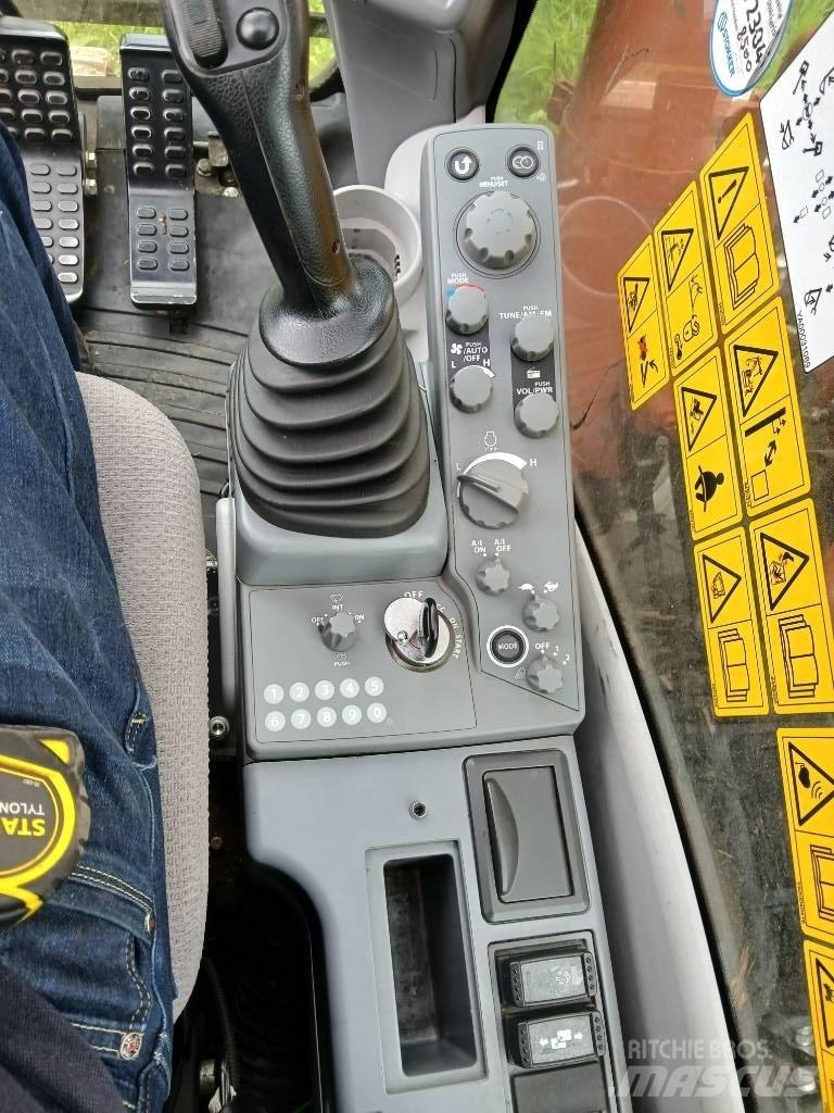 Hitachi ZX 135 US-6 Bageri gusjeničari