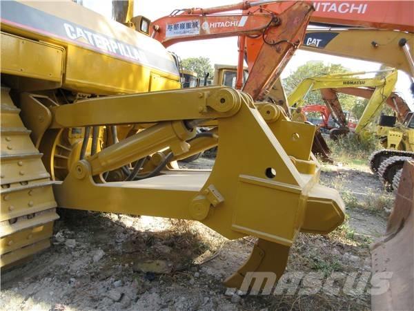 CAT D 6 R Buldožeri gusjeničari