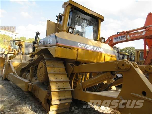 CAT D 6 R Buldožeri gusjeničari