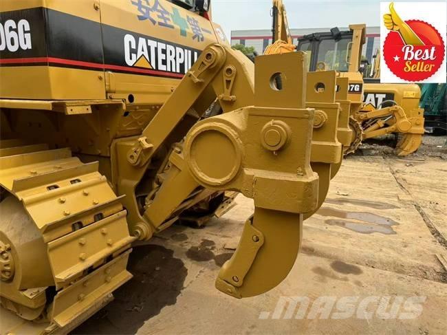 CAT D 6 G Buldožeri gusjeničari