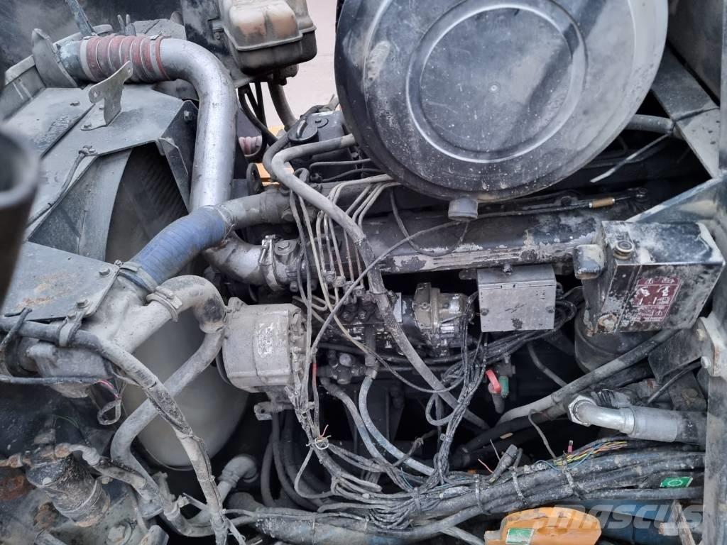 Moxy MT 31 6x6 Zglobni demperi