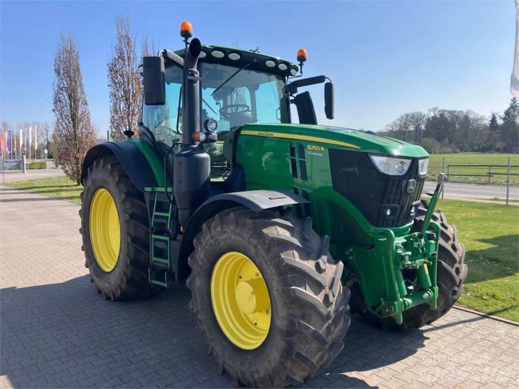 John Deere 6250R Traktori