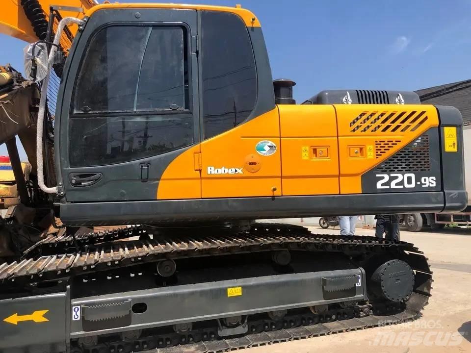 Hyundai R220-9s Bageri gusjeničari