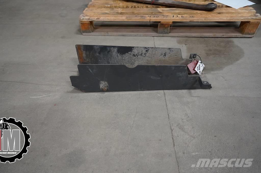 Valtra A 83 HT Skydd Šasije I ovjese