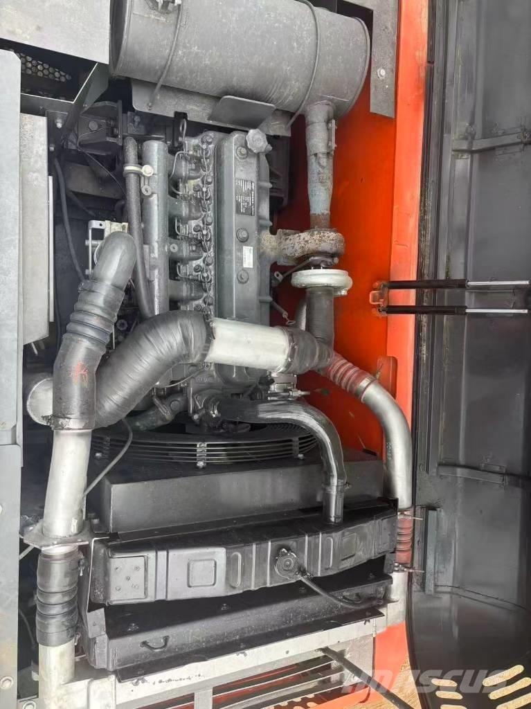 Doosan DX 225 Bageri gusjeničari