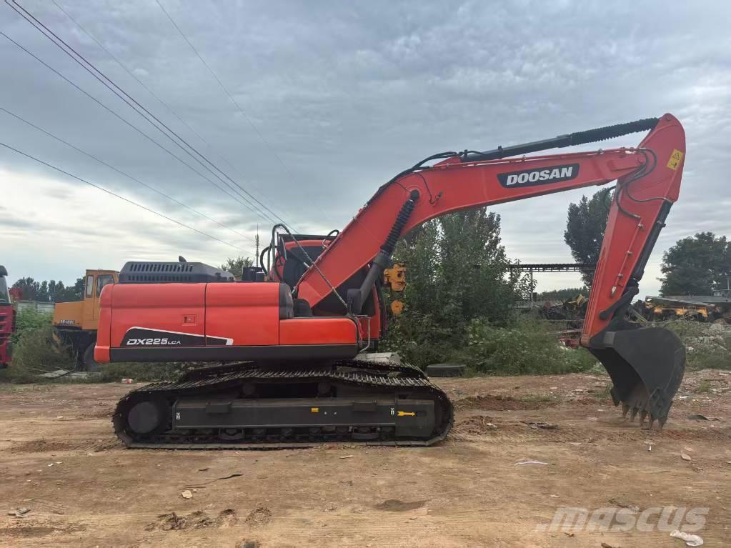 Doosan DX 225 Bageri gusjeničari