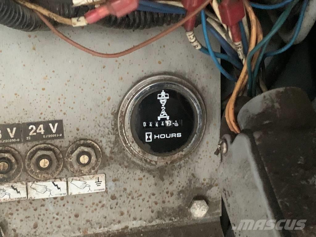 SkyJack SJ 8841 Škaraste platforme