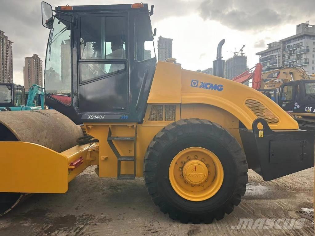 XCMG XS 143 J Valjci sa jednim bubnjem