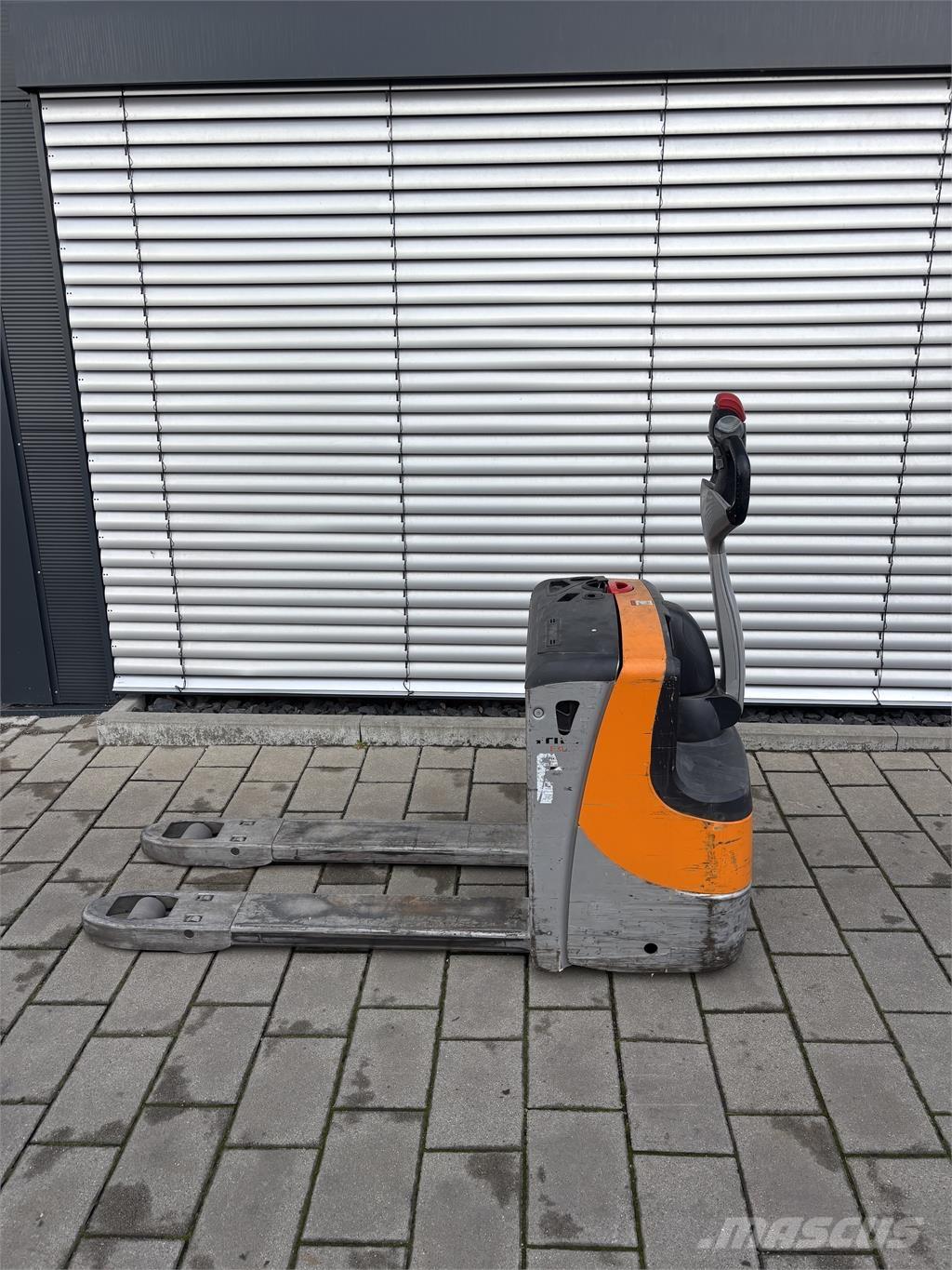 Still EXU16 Ručni električni viličar