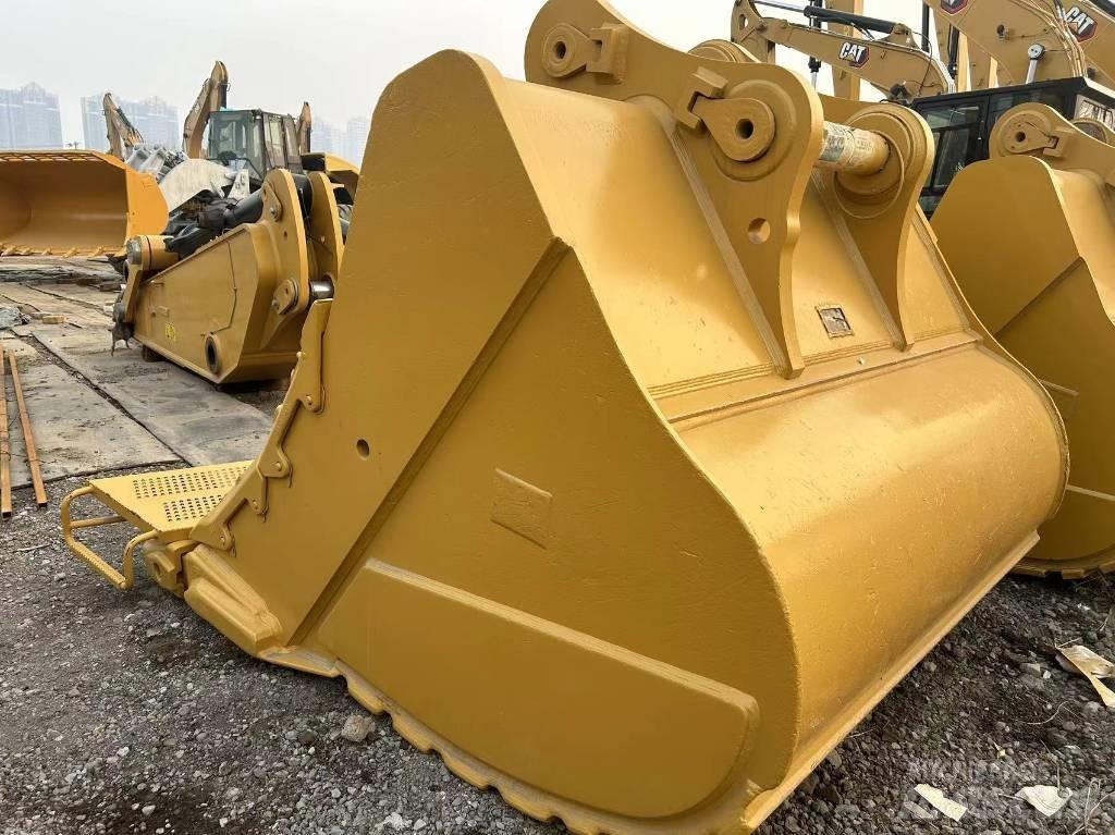 CAT 2020 CAT 390F Bageri na kotačima