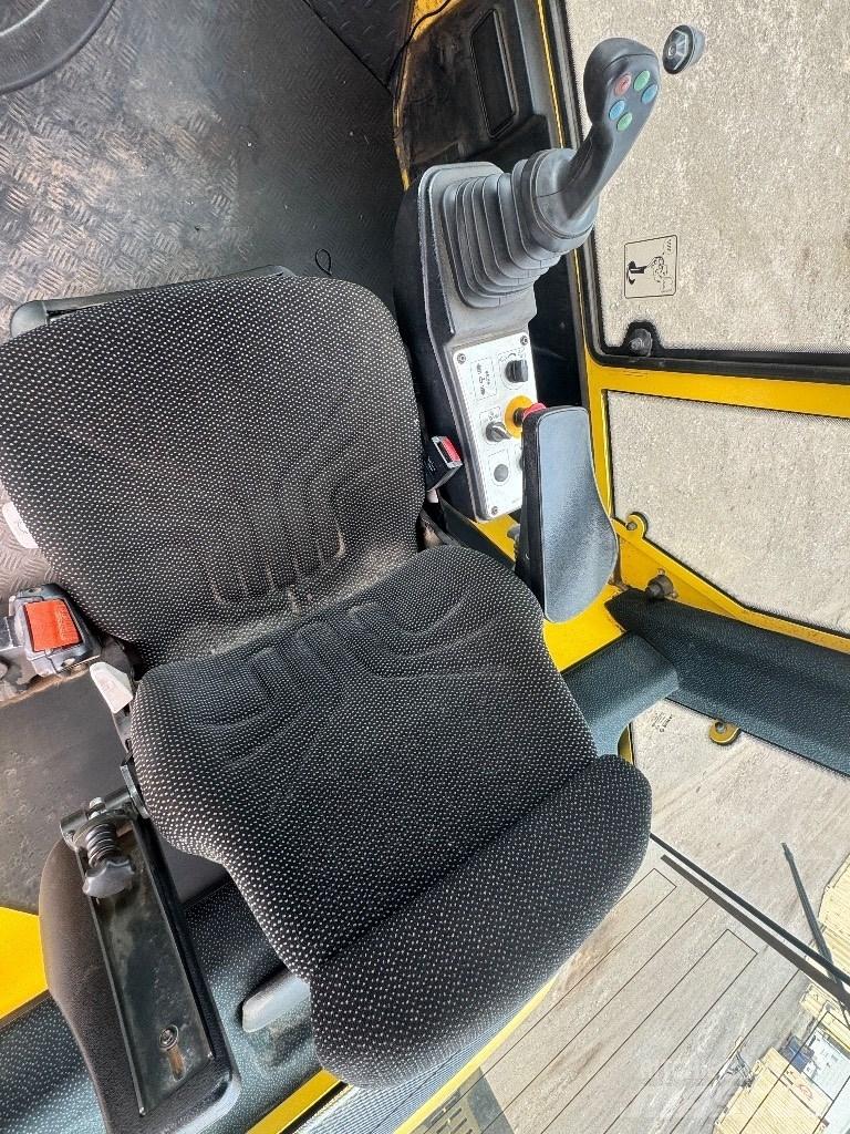 Bomag BW 216 D H-4 Valjci sa jednim bubnjem