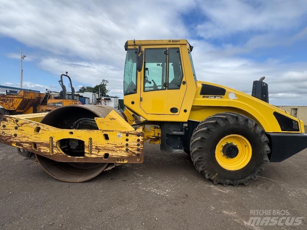Bomag BW 216 D H-4 Valjci sa jednim bubnjem