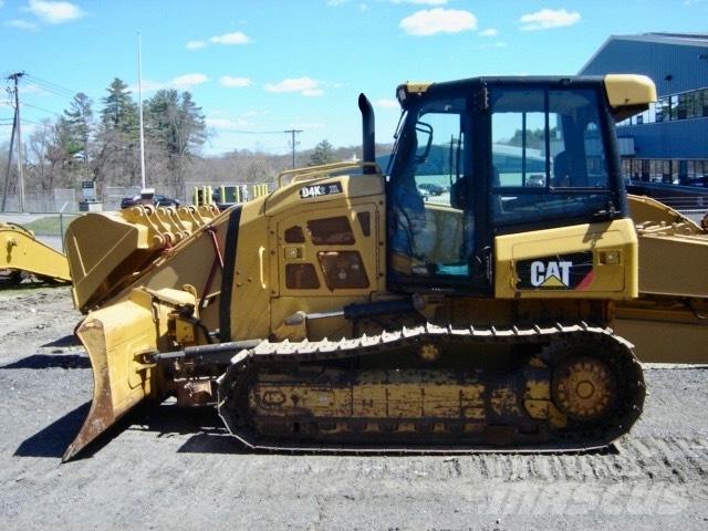 CAT D 4 K 2 XL Bageri gusjeničari