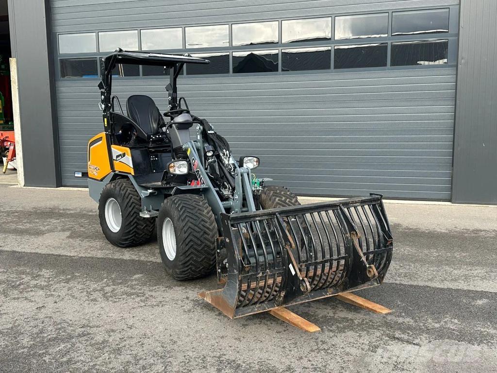 GiANT G2700HD+ Mini utovarivači