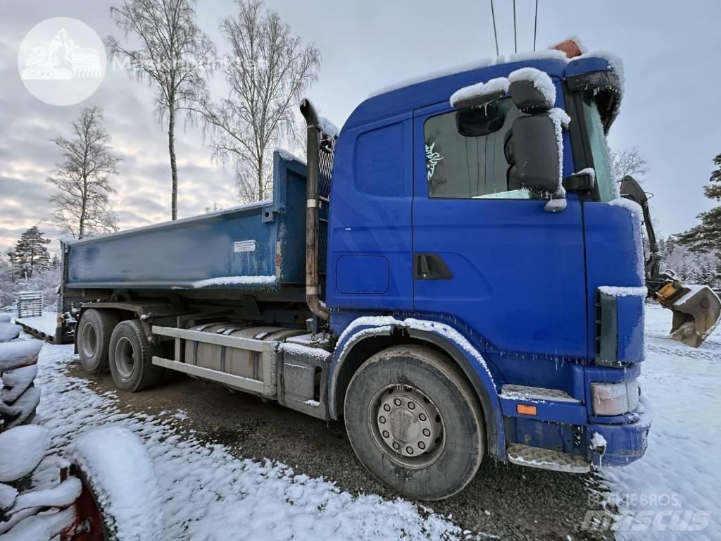 Scania R 124 GB 470 Rol kiper kamioni s kukama za dizanje