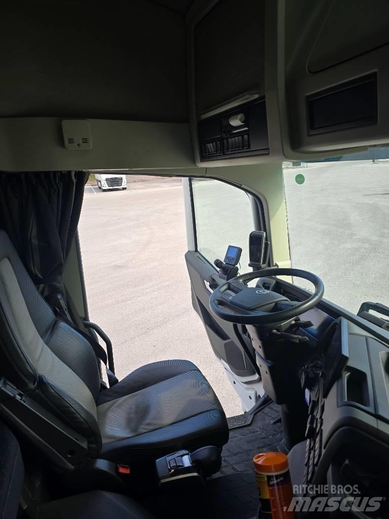 Volvo FM Electric Rol kiper kamioni s kukama za dizanje