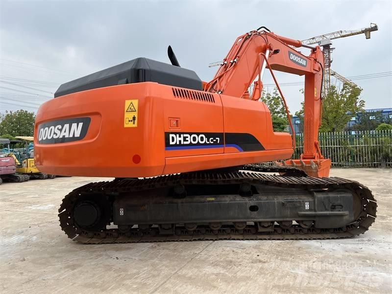 Doosan 300 Bageri gusjeničari