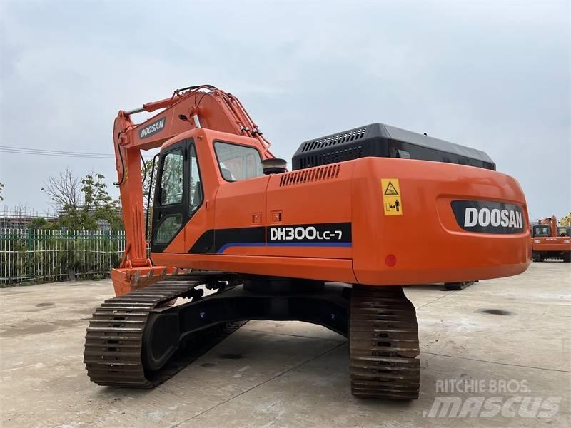 Doosan 300 Bageri gusjeničari
