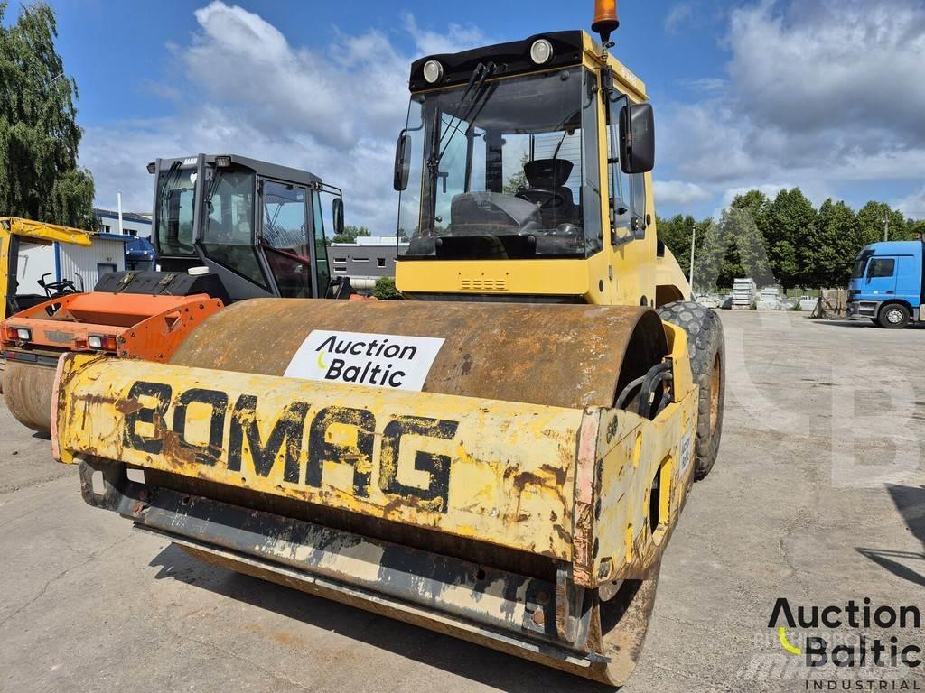 Bomag BW 211 D-4 Valjci sa jednim bubnjem