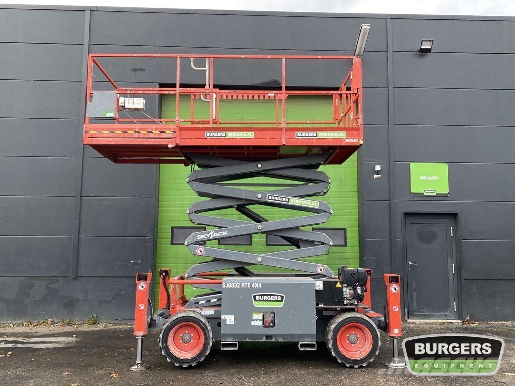 SkyJack SJ6832 RTE Škaraste platforme