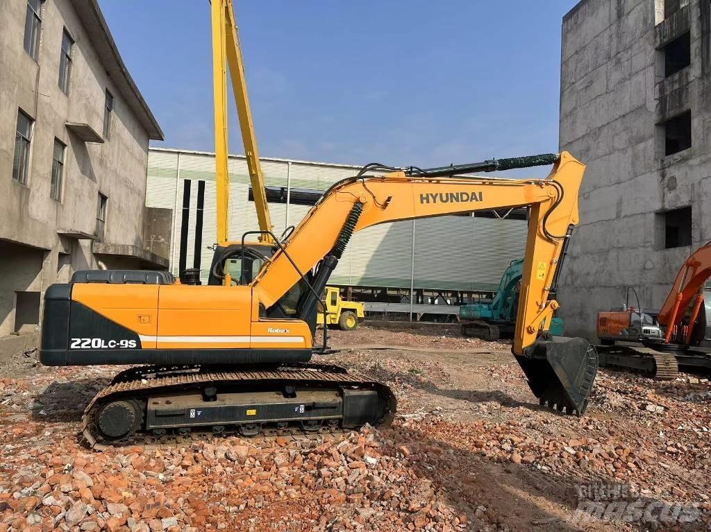 Hyundai R220 Bageri gusjeničari