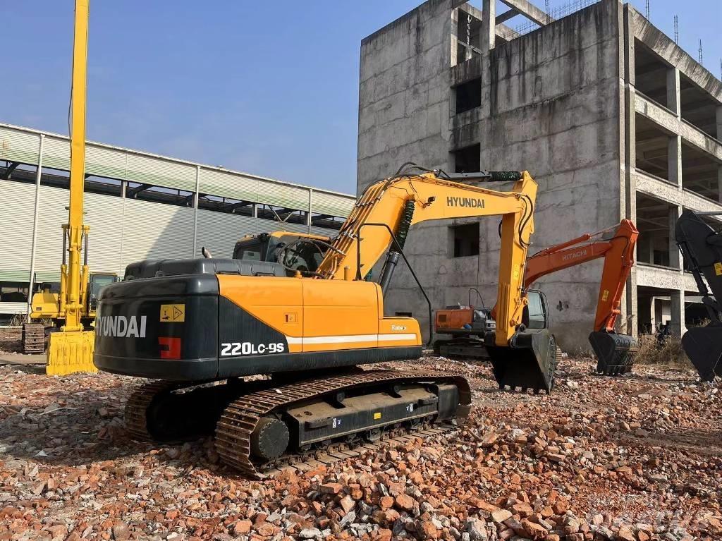 Hyundai R220 Bageri gusjeničari