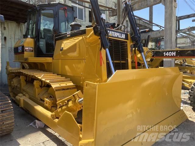 CAT D 6 G Buldožeri gusjeničari