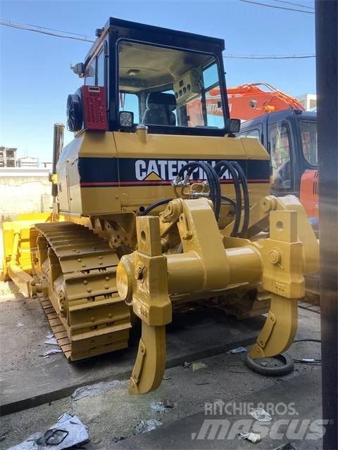 CAT D 6 G Buldožeri gusjeničari