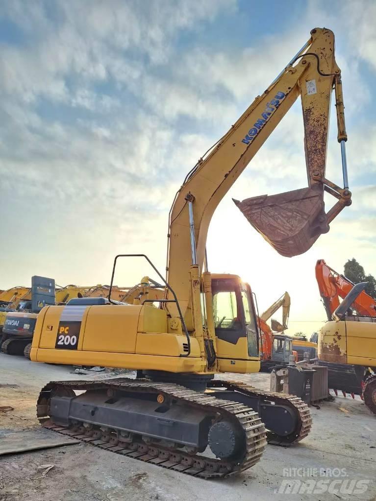 Komatsu PC 200-7 Bageri gusjeničari
