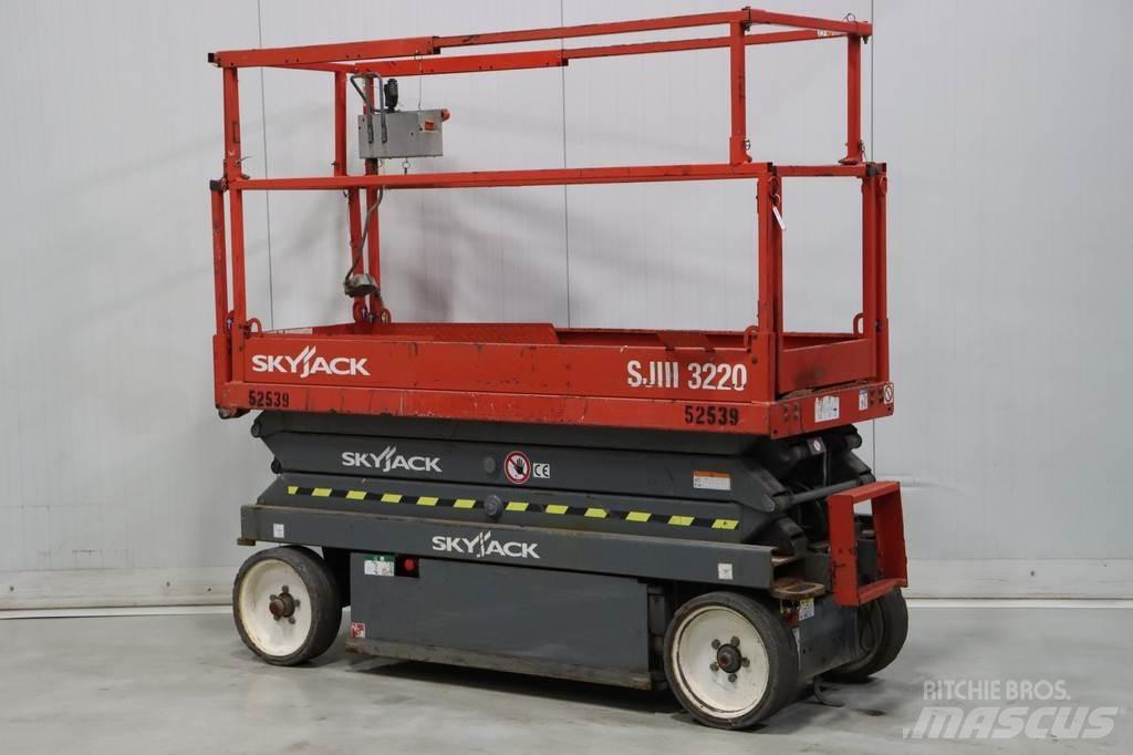SkyJack SJ III3220 Škaraste platforme