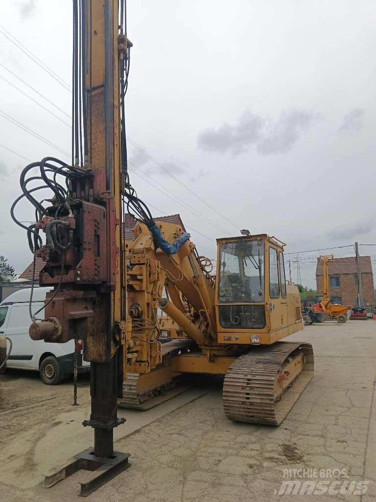 Liebherr R 922 L Bageri gusjeničari
