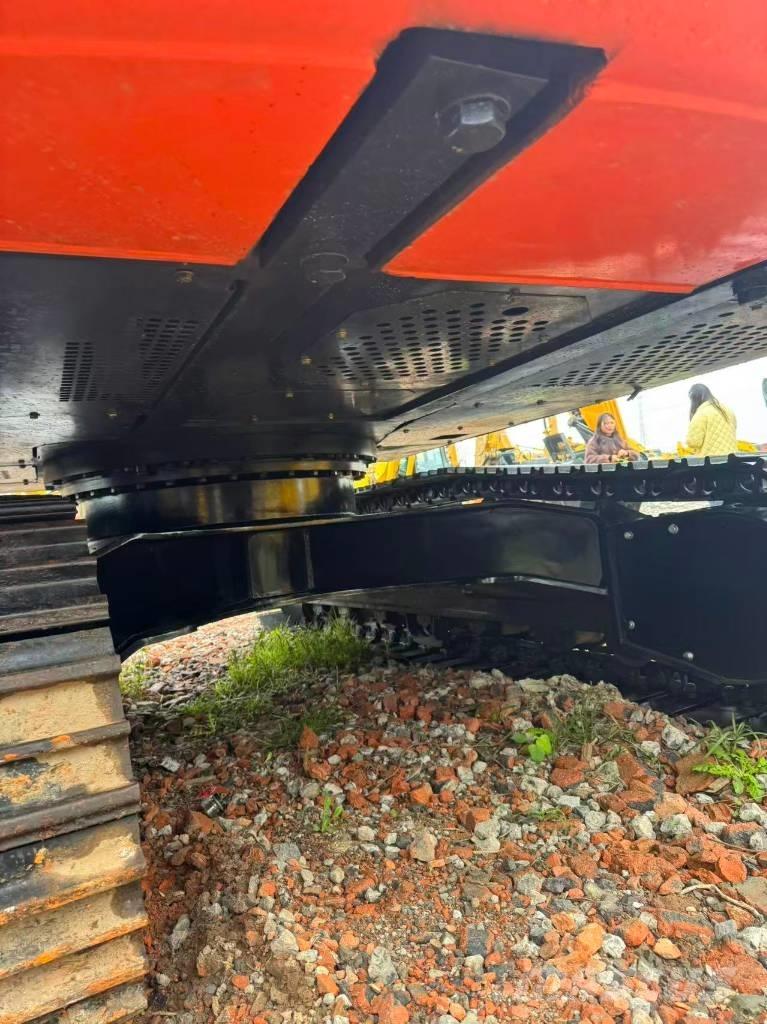 Hitachi ZX 200 Bageri gusjeničari