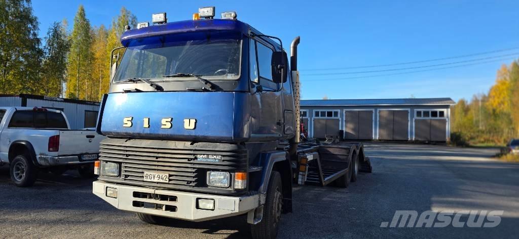 Sisu SM 300 Kamioni za prijevoz šumskih strojeva