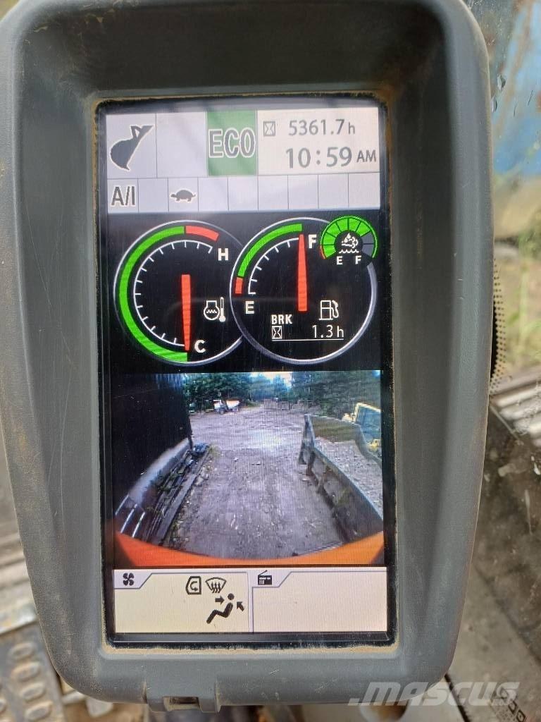 Hitachi ZX 135 US-6 Bageri gusjeničari