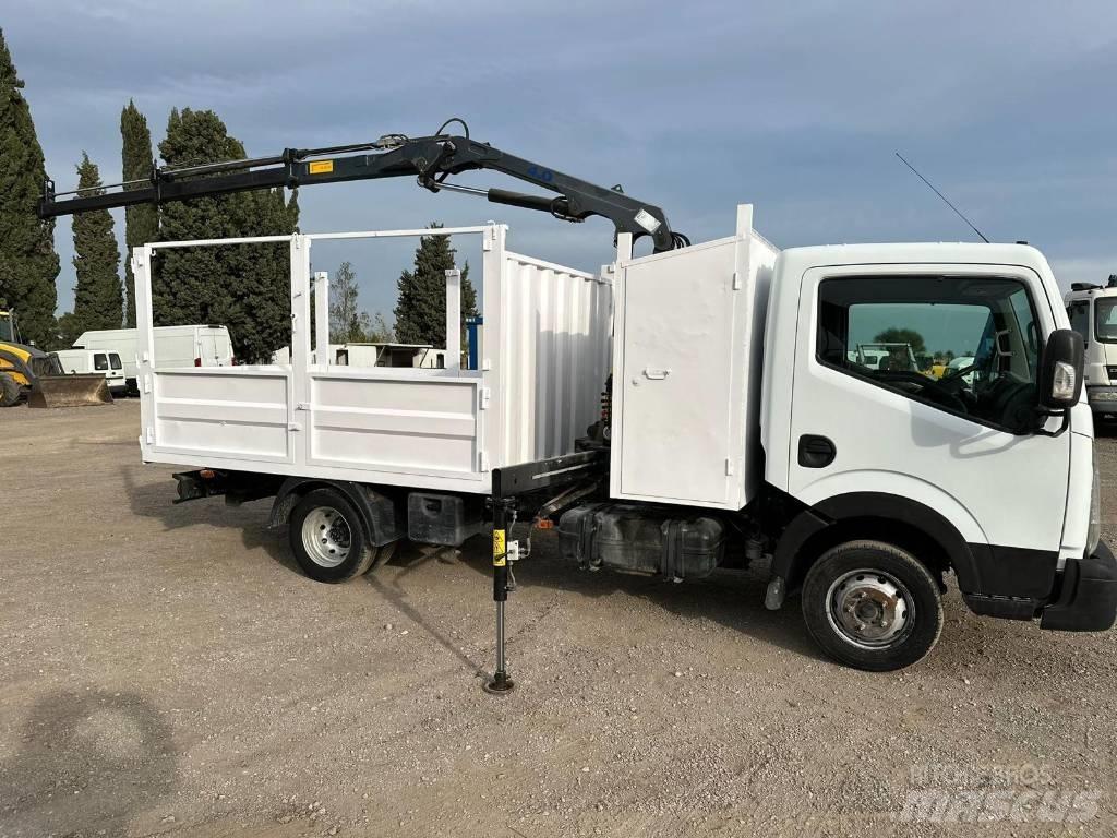 Nissan NT 400 Kamioni sa kranom