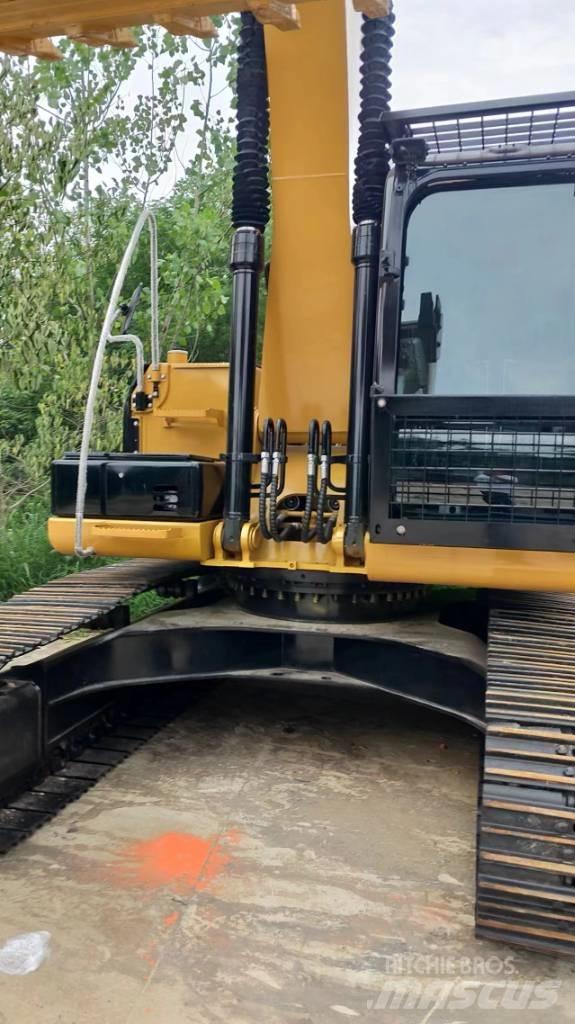 CAT 320D2 Bageri gusjeničari