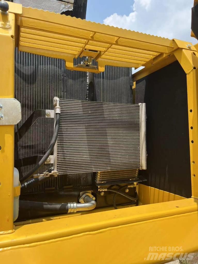Komatsu PC 240-8 Bageri gusjeničari
