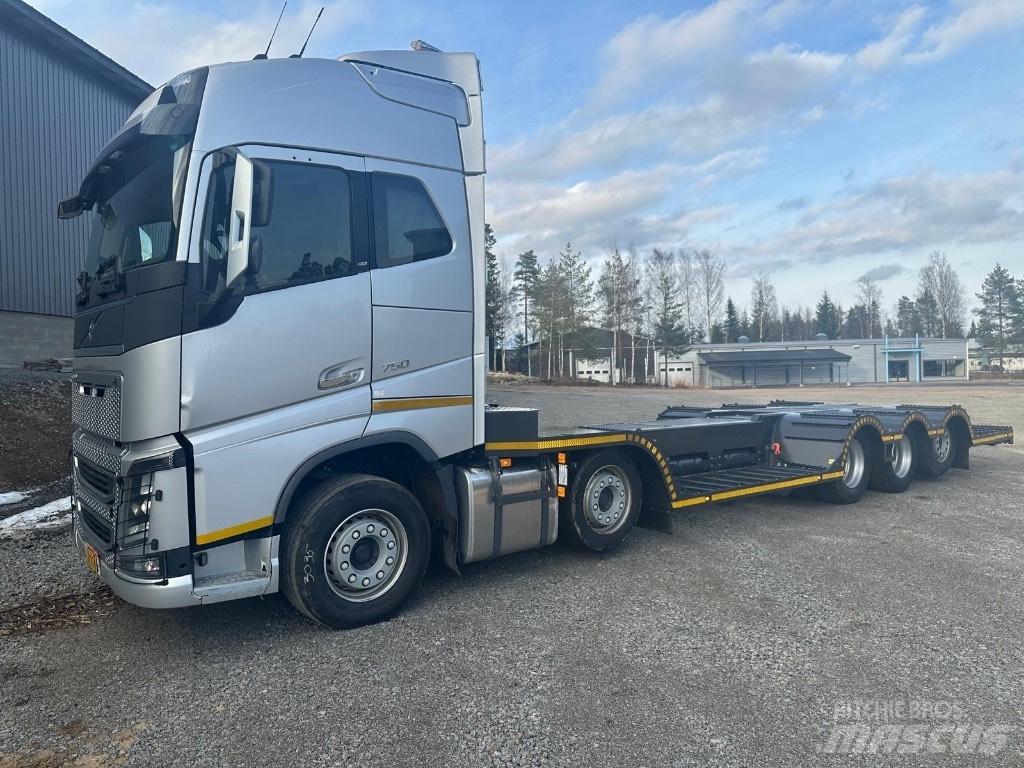 Volvo FH16 750 Kamioni za prijevoz šumskih strojeva