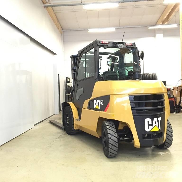 CAT DP 50 N Dizelski viličari
