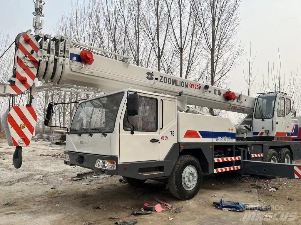 Zoomlion QY25V Rabljene dizalice za težak teren